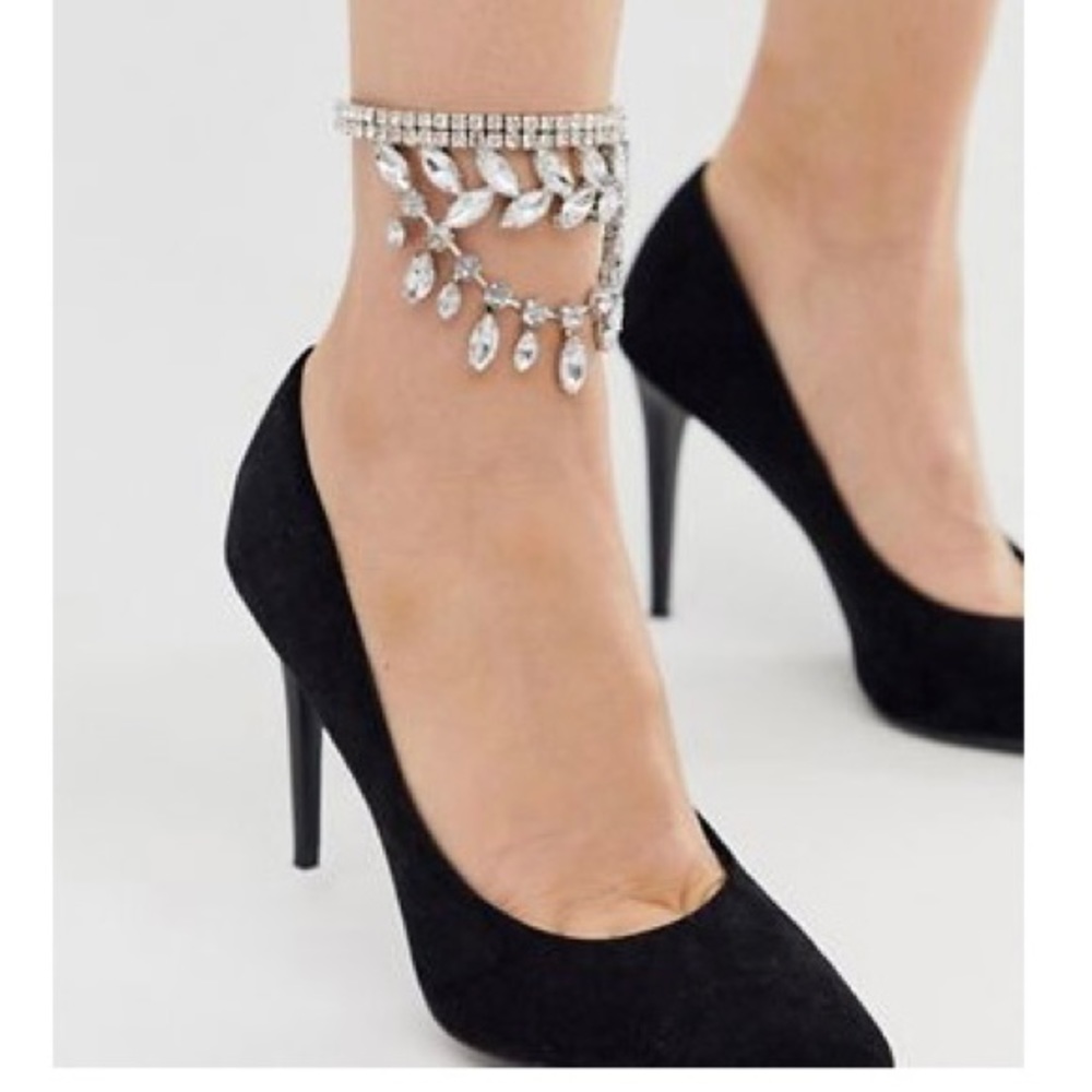 Glam anklet with rhinestone detail